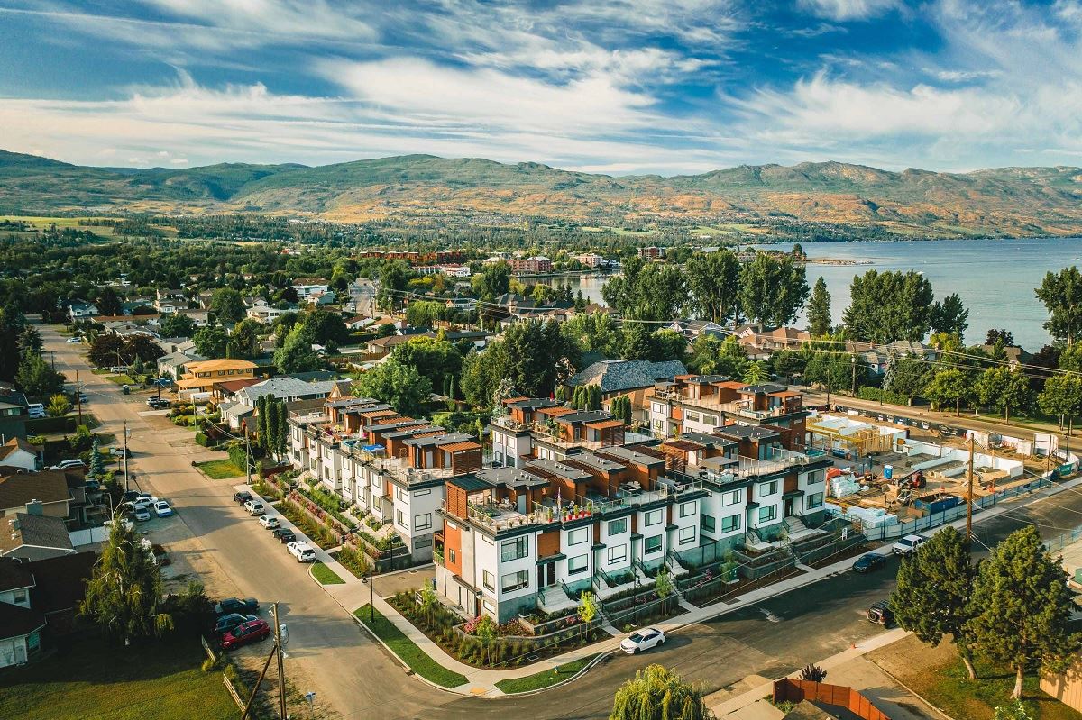 Gyro-Beach-Townhomes-kelowna